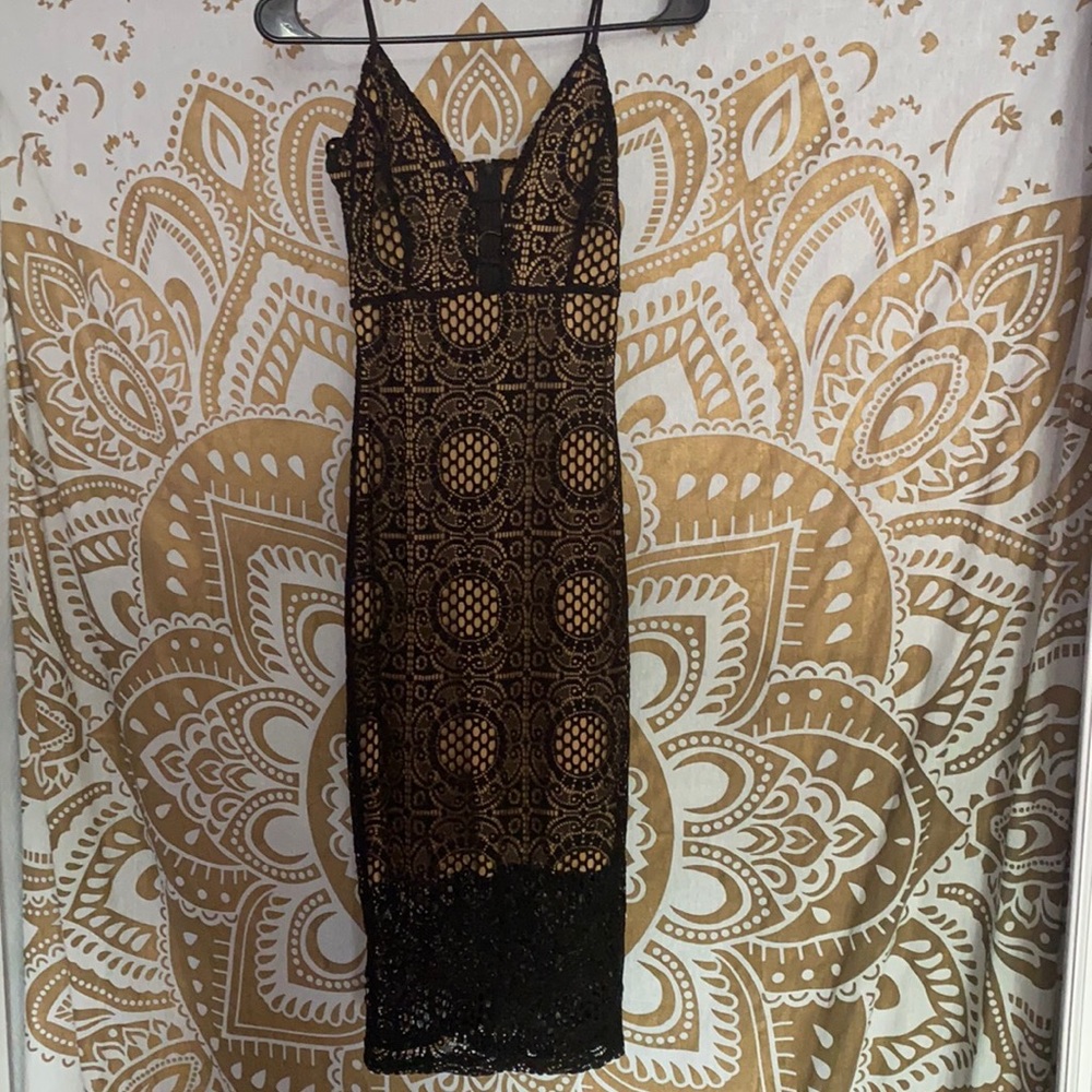 Papaya (M) Dress.Black nylon lace polyester lining